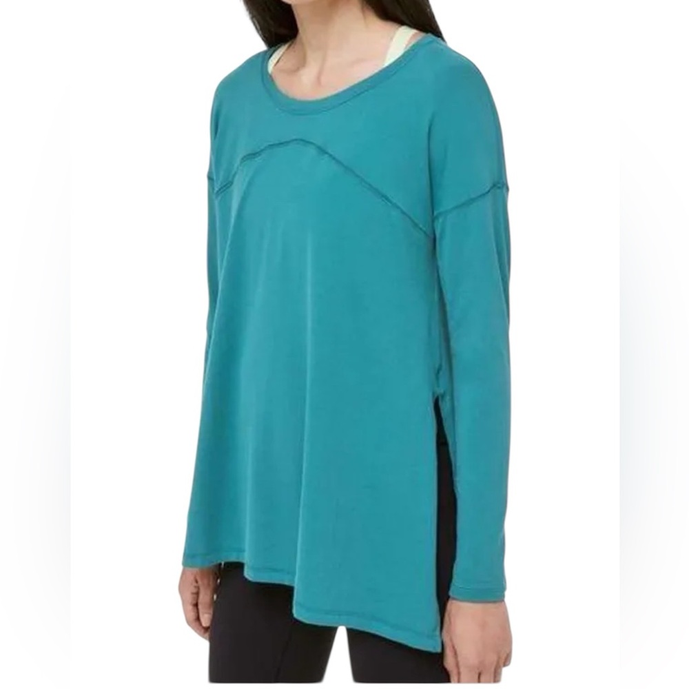 Lululemon Women’s Hit Unwind Long Sleeve Shirt Teal Blue | Medium - size 8
